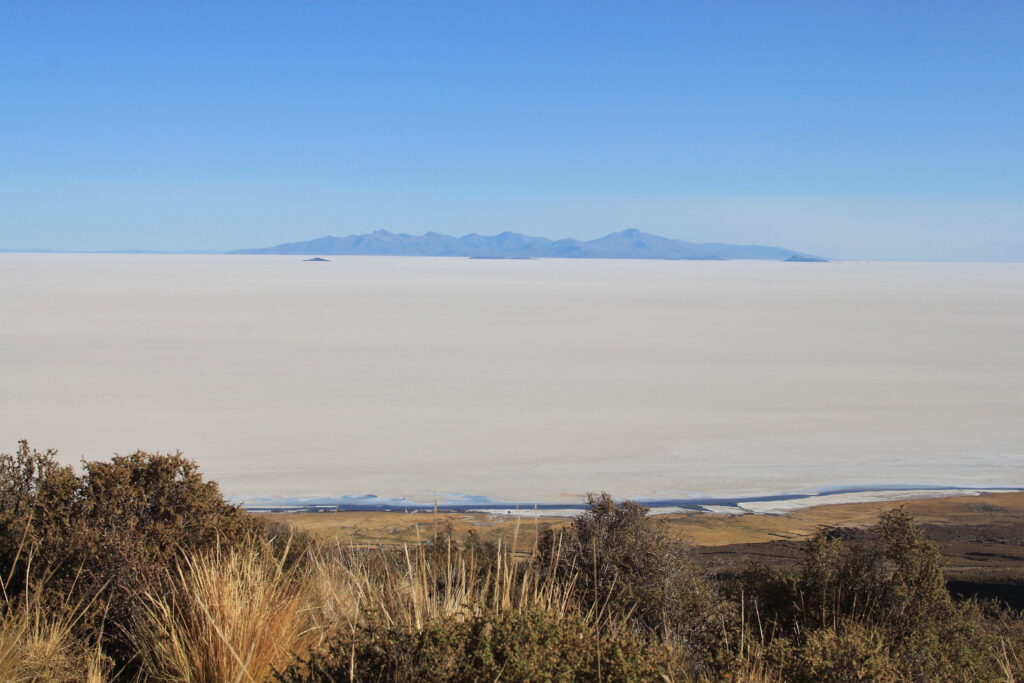 Complete Tour of the Uyuni Salt Flats and Colored Lagoons