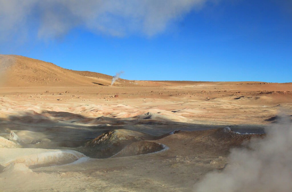 Complete Tour of the Uyuni Salt Flats and Colored Lagoons: Geysers
