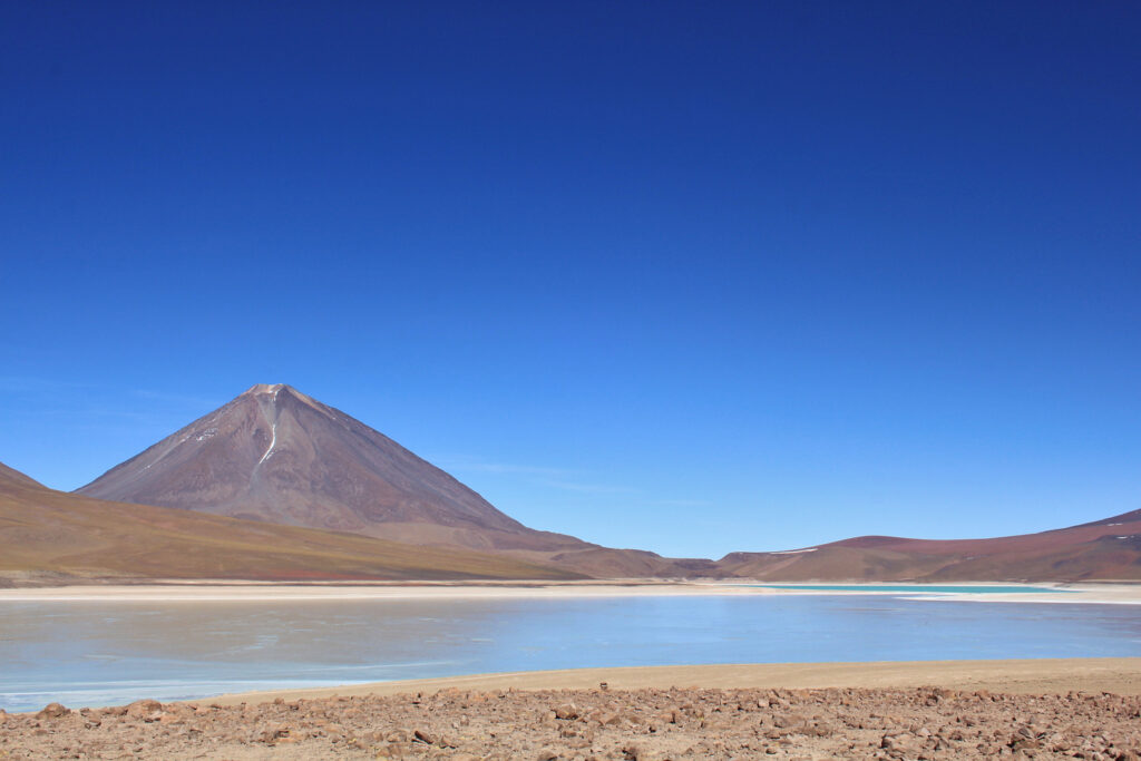 Complete Tour of the Uyuni Salt Flats and Colored Lagoons: Licancabur Volcano and Laguna Verde