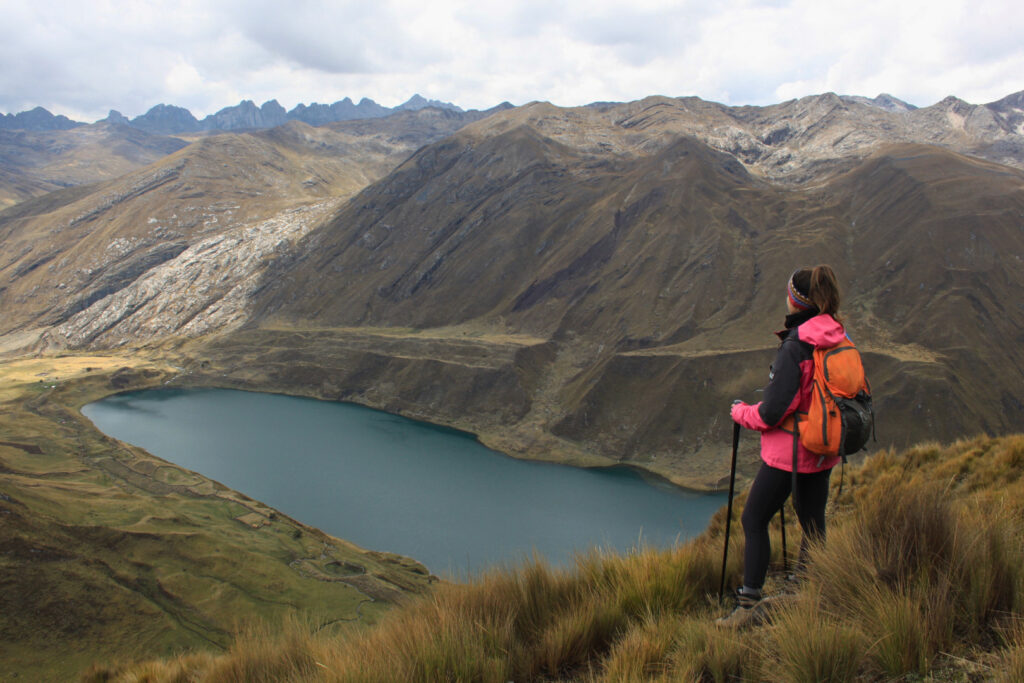 Huayhuash Trek: Day 2 - Laguna Carhuacocha 