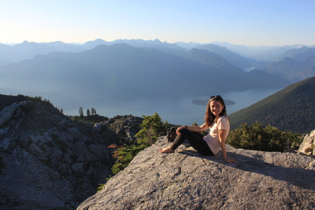 Hi! I'm Ines, the mind behind Overall Traveller.