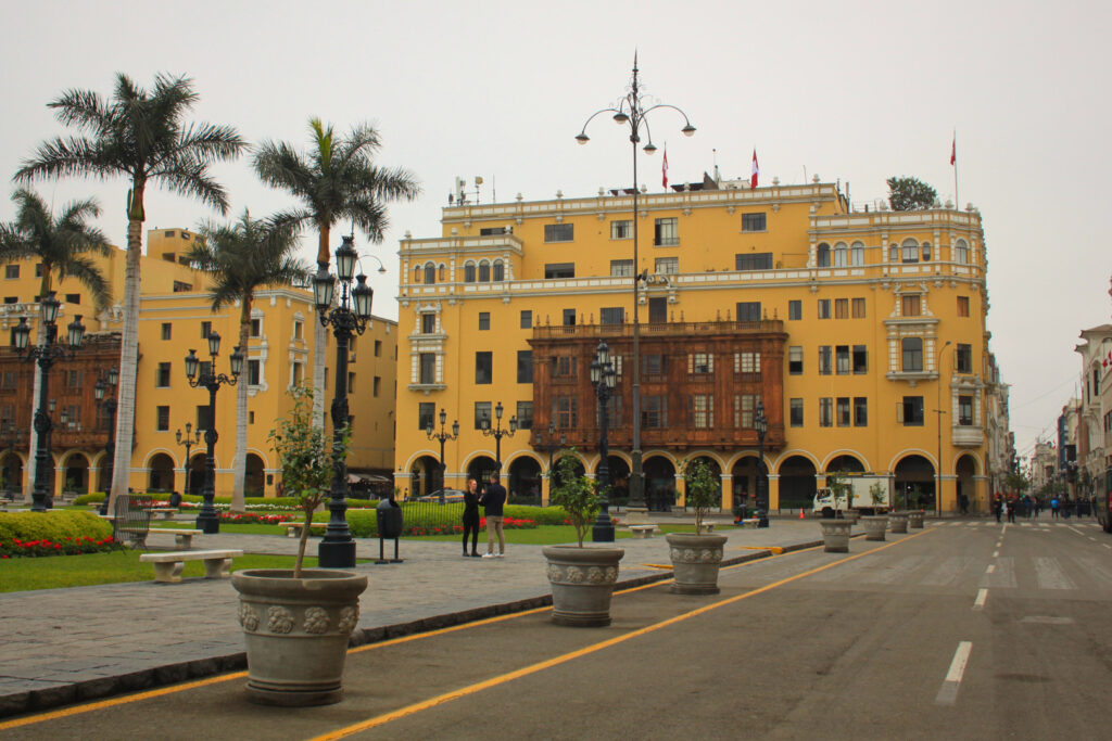 Peru travel guide: Exploring the coastal town of Lima, Peru during my backpacking trip through South America
