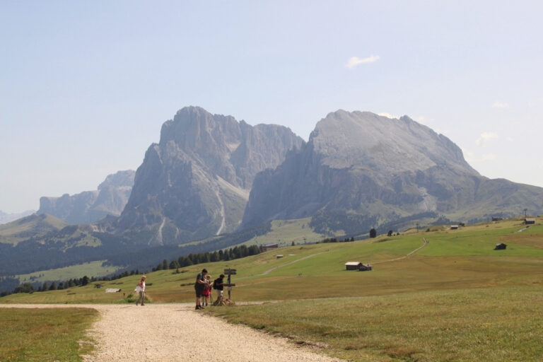 Hiking the Dolomites in Italy, an itinerary to summer in the Dolomites